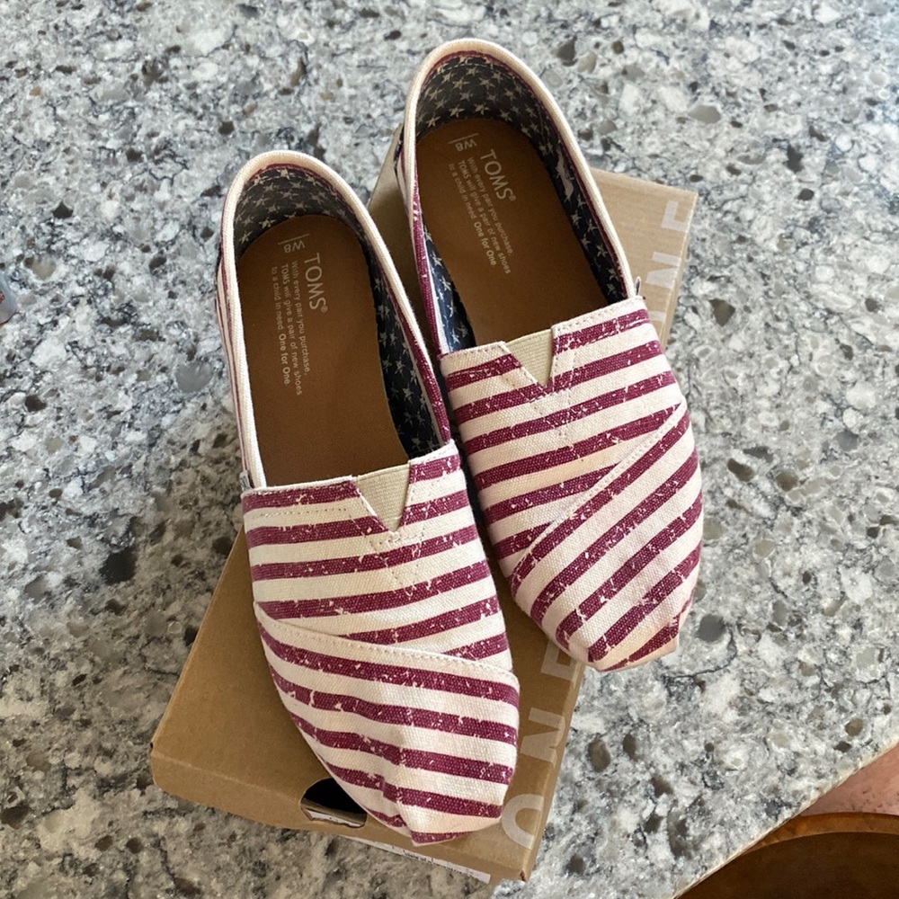 COPY - TOMS Classic Americana Canvas Flag. Womens size 8. EUC